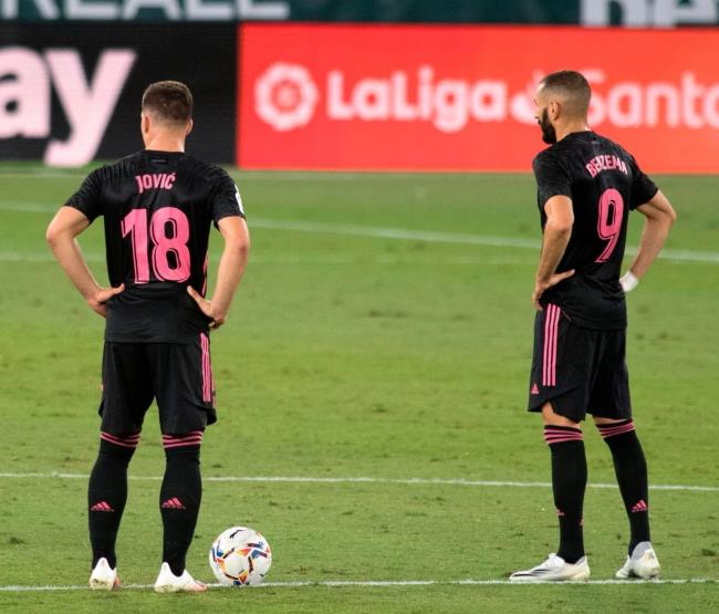 Jovic y Benzema