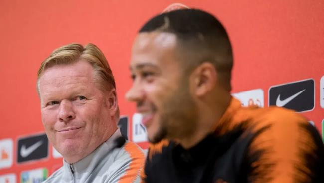 Depay y Koeman