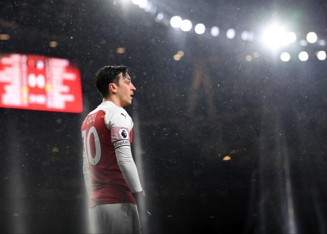 Özil