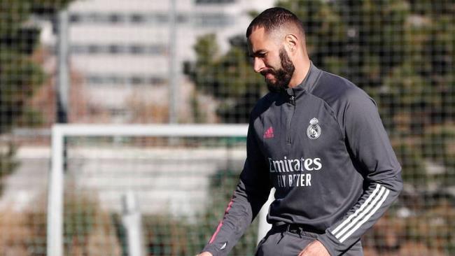 Benzema entrenando