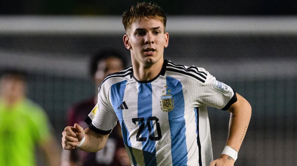 Mastantuono jugó en la Sub-17 y Sub-20 de Argentina.