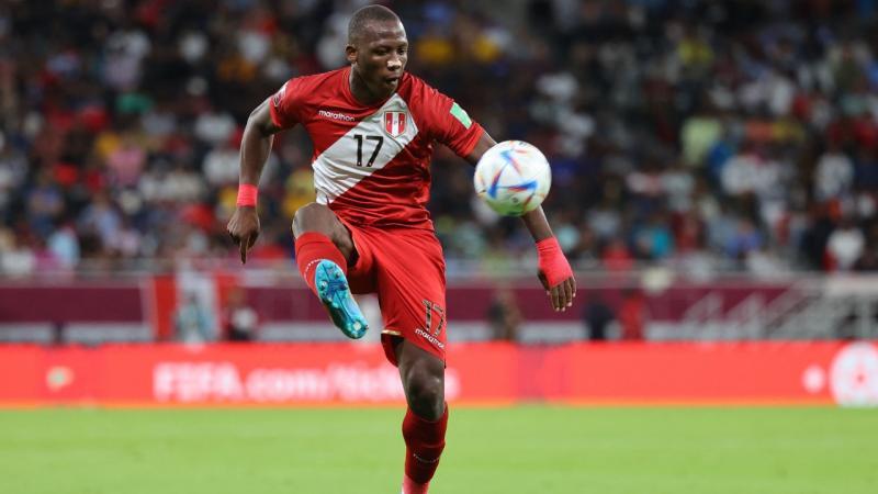 Advíncula jugó la última Copa América con Perú.