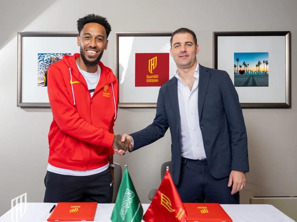 Aubameyang jugará en Arabia hasta 2026.