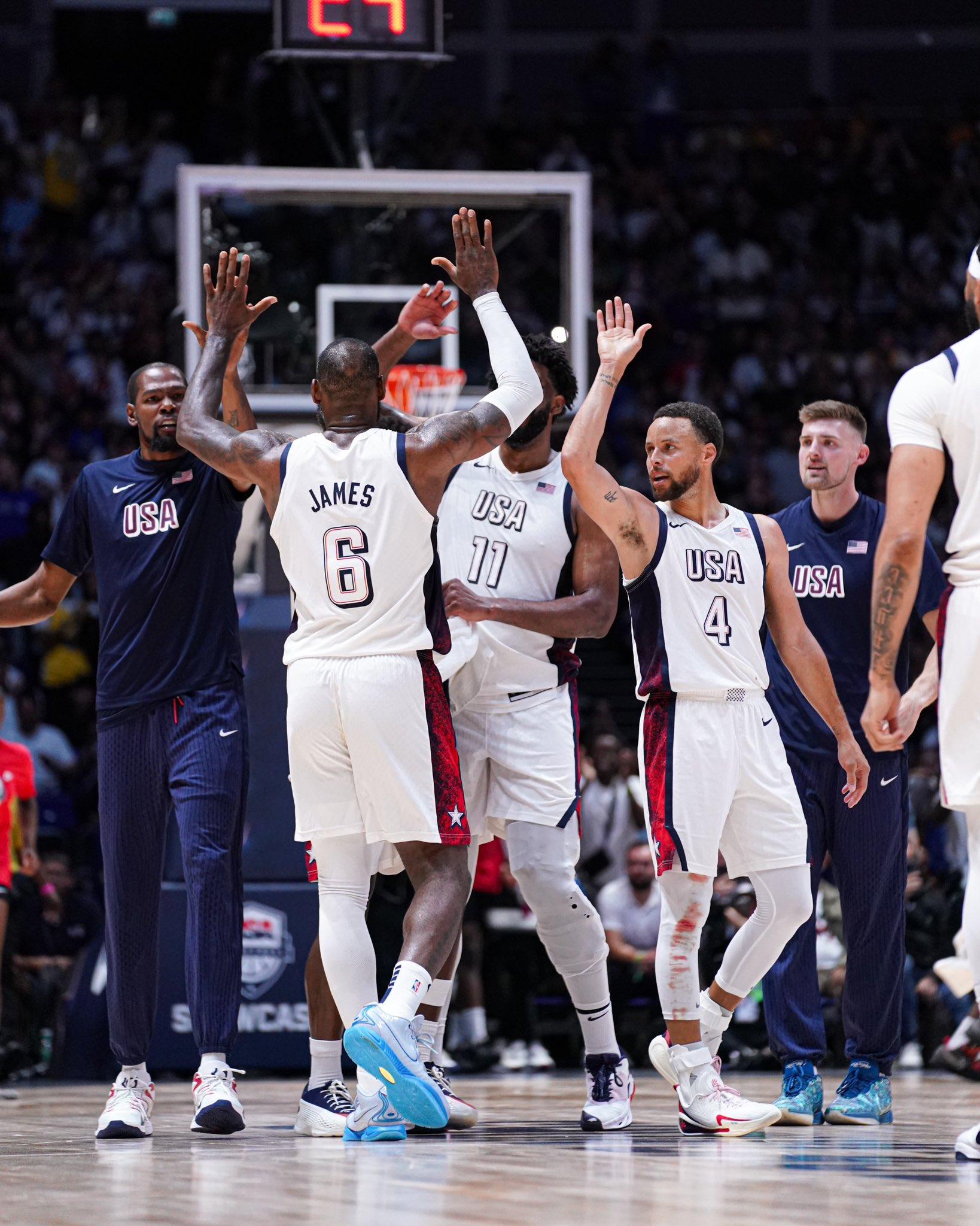 James compartirá con Durant y Curry en USA.