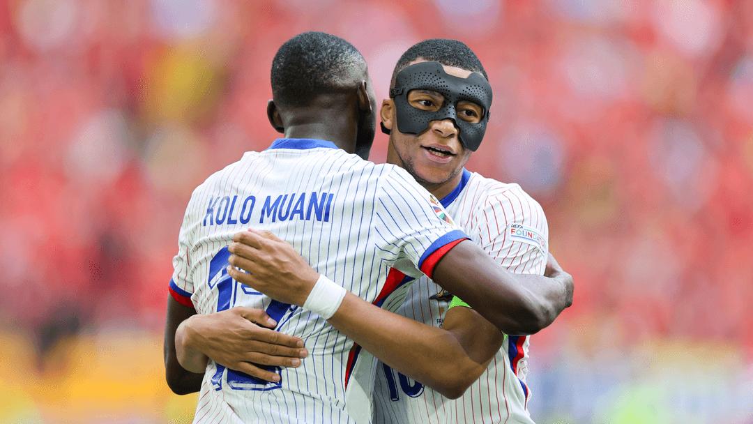 Randal Kolo Muani y Kylian Mbappé