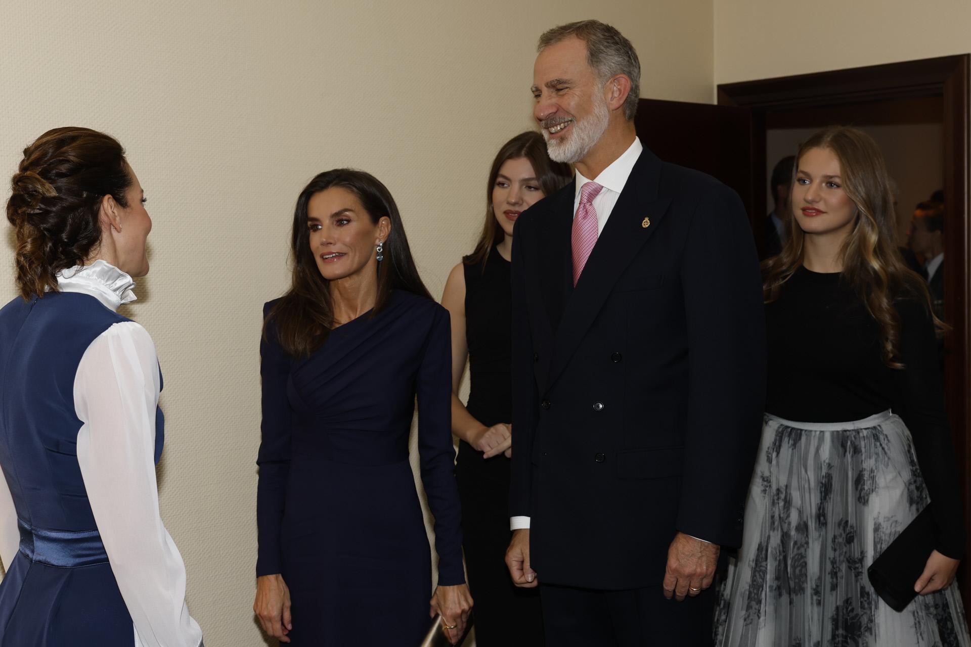 Felipe VI y Letizia sonriendo