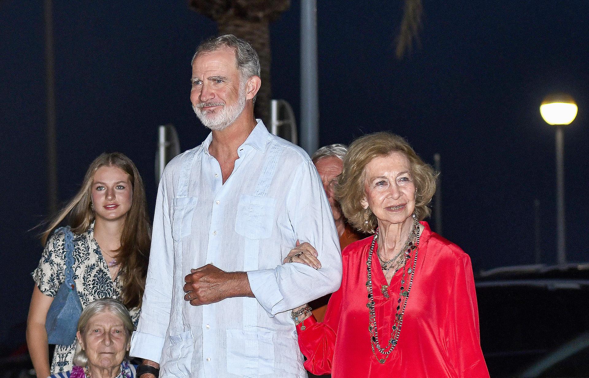 La reina emérita Sofía y el rey Felipe VI en Mallorca