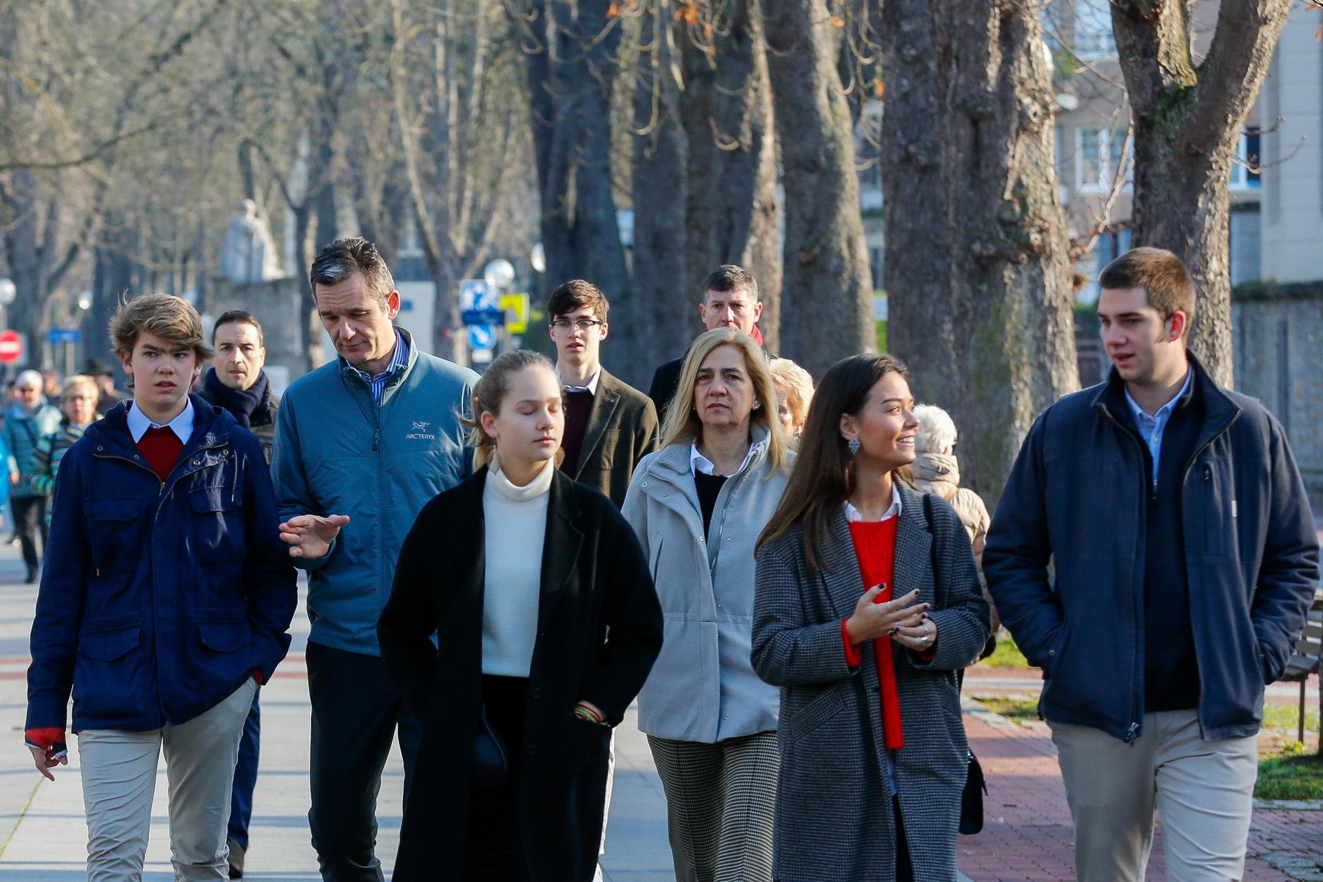 Infanta Cristina acompañada de sus hijos