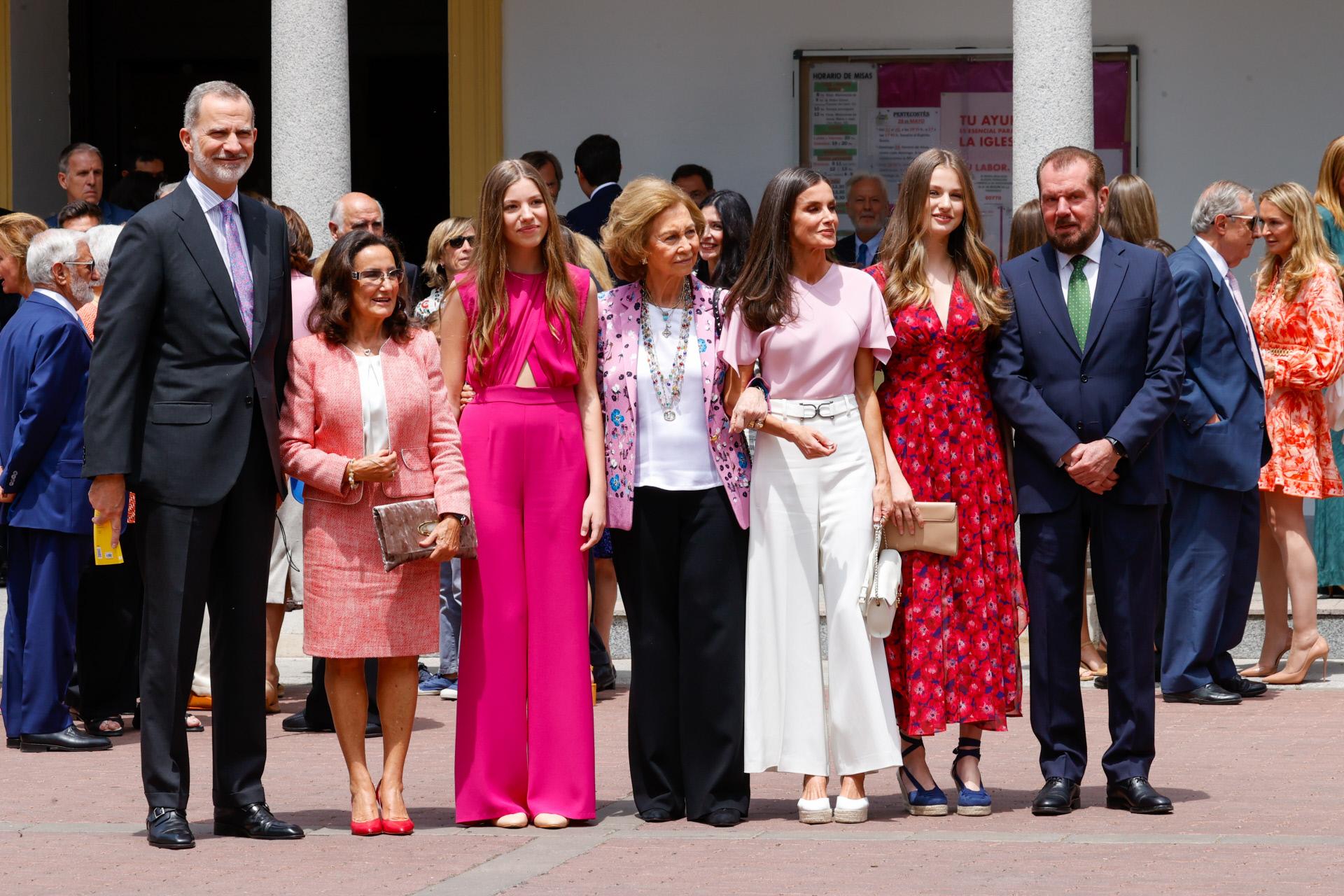 Paloma Rocasolano junto a la Familia Real