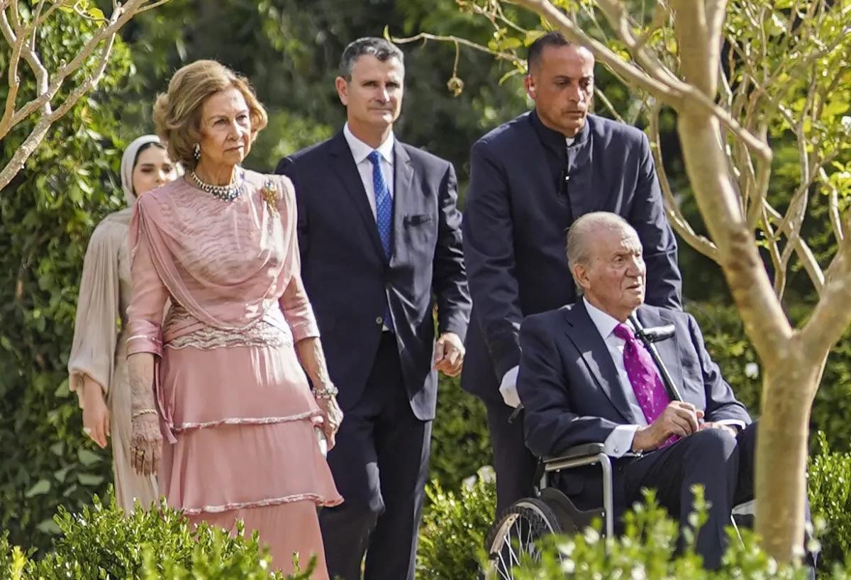 Juan Carlos I en silla de ruedas