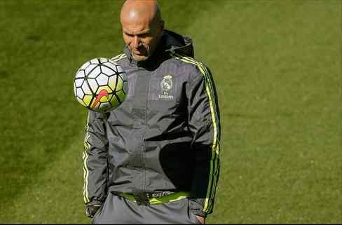 El recado de Zidane a James Rodríguez tras las 'risitas' en Wolfsburgo