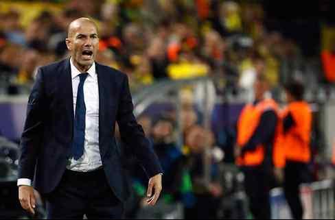 Reprochan a Zidane dos errores en su planteamiento en Dortmund