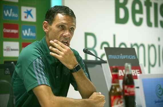 Poyet se fabrica su primera gran final (victoria o 'muerte') con el Betis