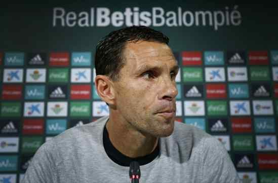 El único aliado de un Poyet (casi despedido) en el Real Betis