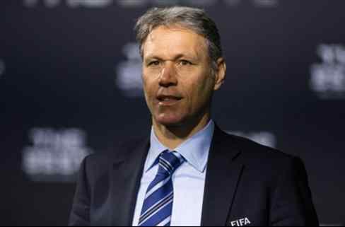 Las diez propuestas con las que Marco van Basten quiere revolucionar el fútbol