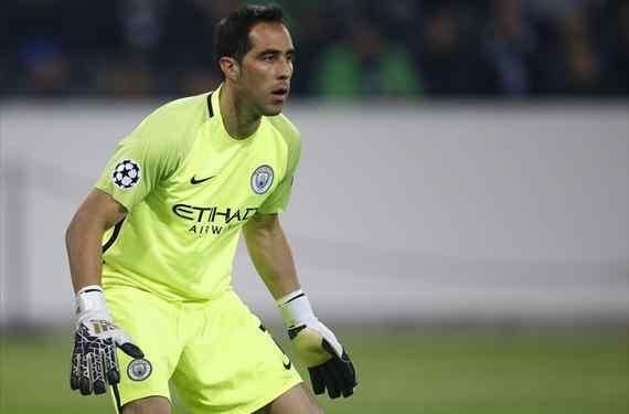 La oferta que hunde un poco más a Claudio Bravo en el Manchester City