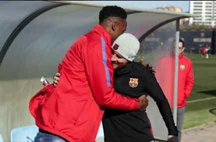 Yerry Mina felicita a Leo Messi por su último varapalo a Cristiano Ronaldo