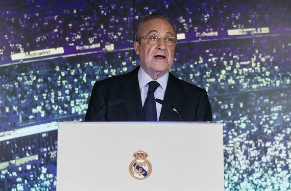 Florentino Pérez coge un avión: tapado para la delantera (y es galáctico)