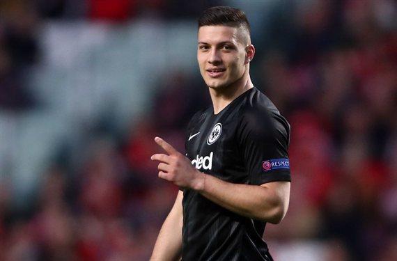 Florentino Pérez frena el fichaje de Jovic (y no creerás el porqué)