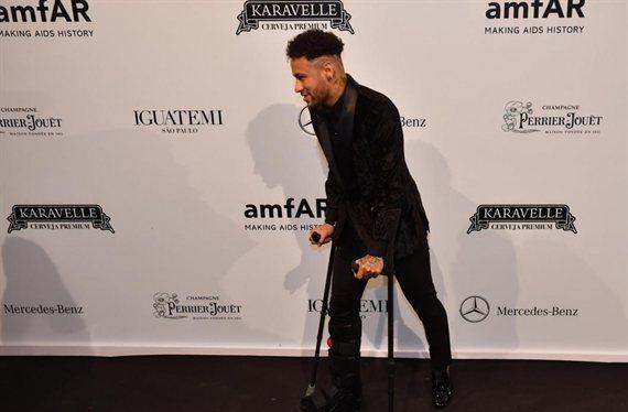 Neymar recuperándose en medio de la polémica