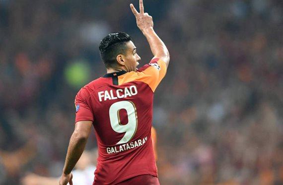 ¡Llama a Falcao desde España! Te necesitamos: ¡Operación en marcha!