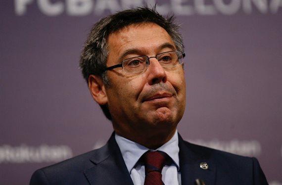 ¡Bartomeu lo quiere a él! El central elegido juega en la Premier League