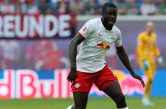 Y no es Upamecano: el central al que el Barça sigue en la Bundesliga