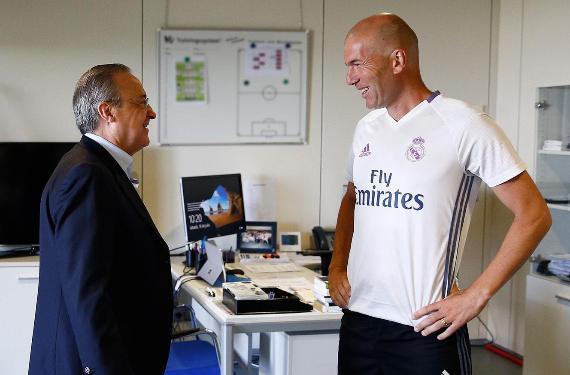 Zidane busca 9 ¡y a Florentino le ofrecen este delantero!