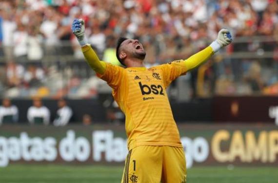 Diego Alves vuelve a Europa: esta es la oferta que tiene sobre la mesa