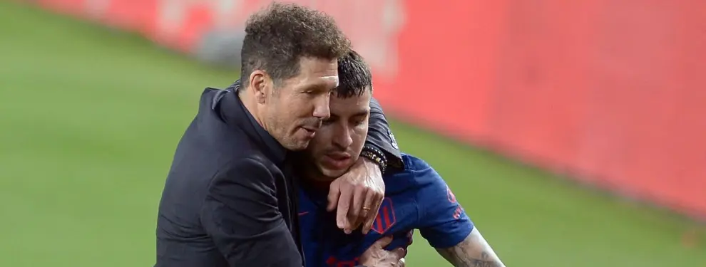 Diego Pablo Simeone le tiende la mano a un nuevo descarte del Barça