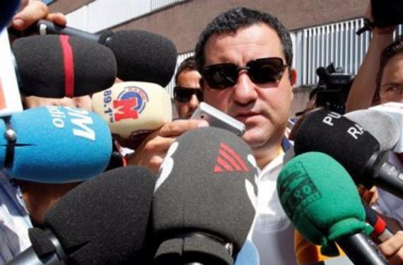 Mino Raiola vuelve a llamar a Barça y Real Madrid por un delantero