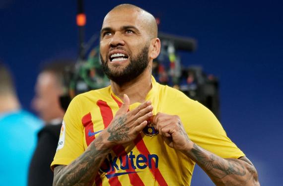 Dani Alves desmonta a Guardiola: Xavi trabaja mejor en el Barça