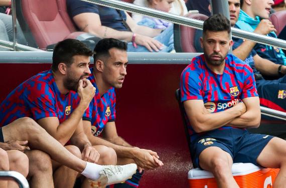 Primero Piqué y ahora Jordi Alba: Laporta empuja a salir al lateral