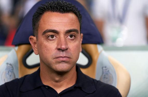 Unai Emery mete en un problemón a Xavi por el central que se fue por culpa de Koundé y Araujo