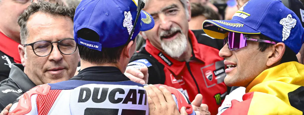 Rossi y Bagnaia, resignados: luz verde en Ducati y KTM, Márquez y Acosta tendrán motos campeonas
