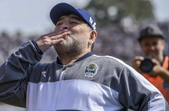 Tuvo la bendición de Maradona; la revelación de la Serie A lo quiere atar ya a sus filas