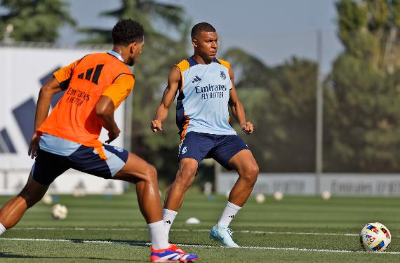 Ancelotti, Mbappé y Bellingham en la foto que ilusiona al Real Madrid; ¿hay reemplazo para Kroos?