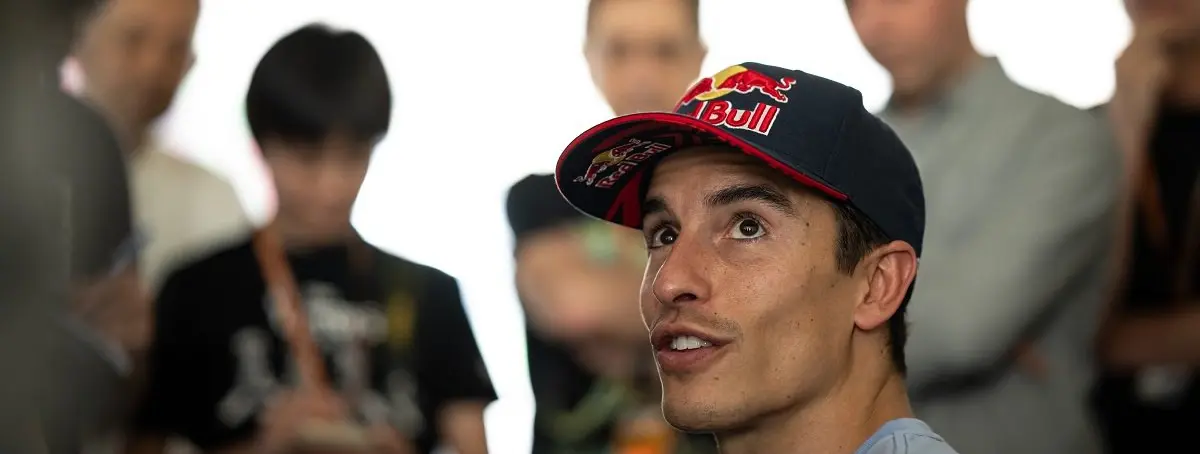 Bagnaia pierde los papeles, pero ríe por la encerrona de Misano: Marc Márquez juega una mejora llave