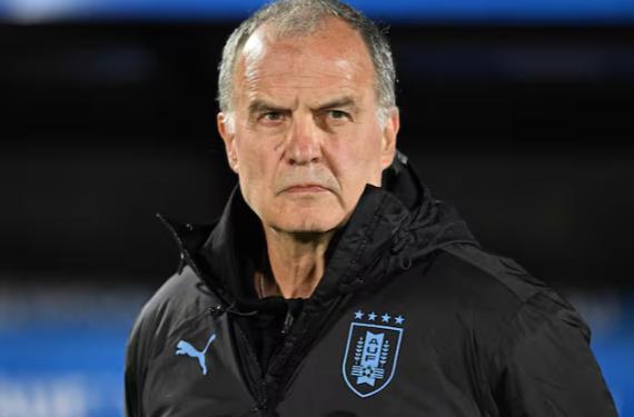 Uruguay en llamas: figura se harta de Bielsa por malos tratos; ni el retiro de Suárez lo calmó