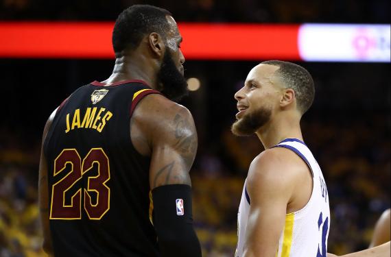 Bestial rifirrafe entre LeBron y Curry y The King pierde: el recambio de Klay Thompson es descomunal