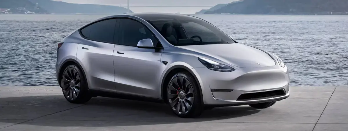 Si quieres un Tesla, la marca está que se sale con sus descuentos y beneficios de aquí a finales de año