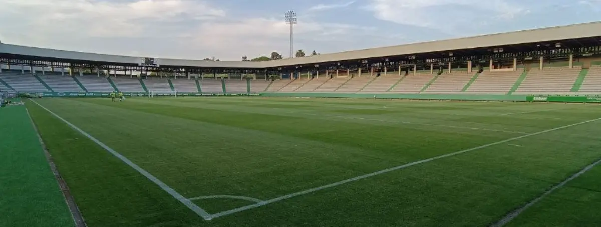 Lío en las gradas con un jugador del Racing de Santander como protagonista en A Malata