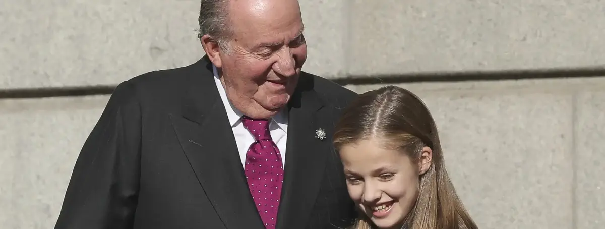 Juan Carlos I recibió una llamada el martes advirtiéndolo de que Leonor se escapa por las noches en Galicia