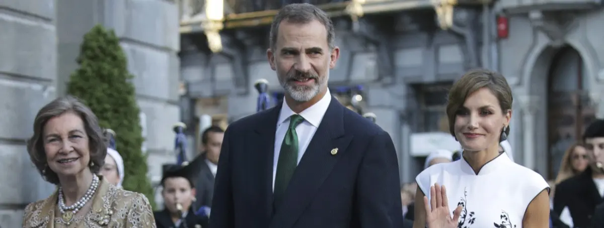 La reina Sofía es quien ha pedido a su hijo, Felipe VI, que no se divorcie de Letizia