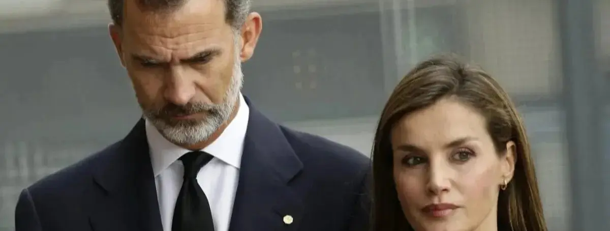 Felipe VI, informado del preocupante estado de salud de su padre que ha obligado a adaptar el Bribón