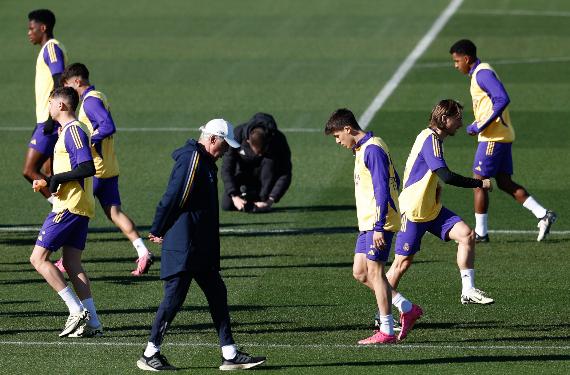 Lío en el vestuario del Real Madrid, Ancelotti rompe su promesa y lo manda al fondo del banquillo