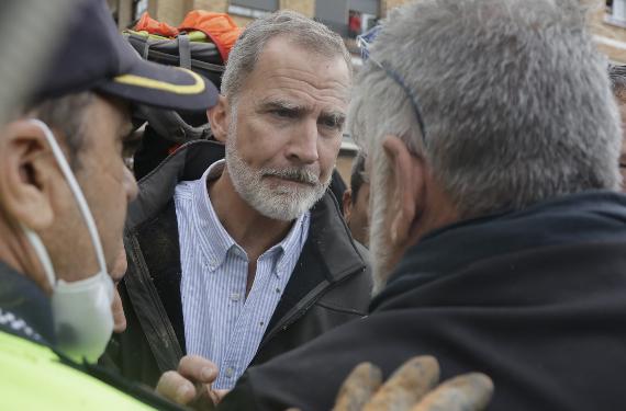 Felipe VI regresó de Valencia a Madrid llorando, nunca se la ha visto peor, totalmente roto