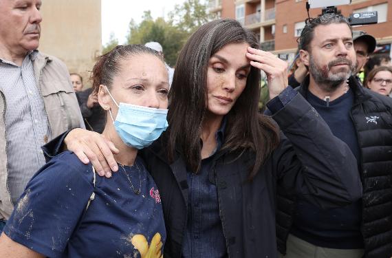 Letizia, contra Felipe VI en Valencia, culpa a los amigos del rey, no regresó a Madrid