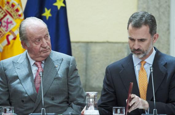 Juan Carlos I llamó a su hijo el domingo para pedirle que vigile de cerca la vida que lleva Leonor en Galicia