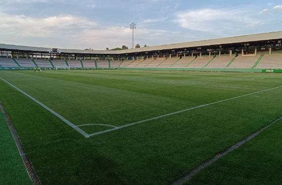 Lío en las gradas con un jugador del Racing de Santander como protagonista en A Malata